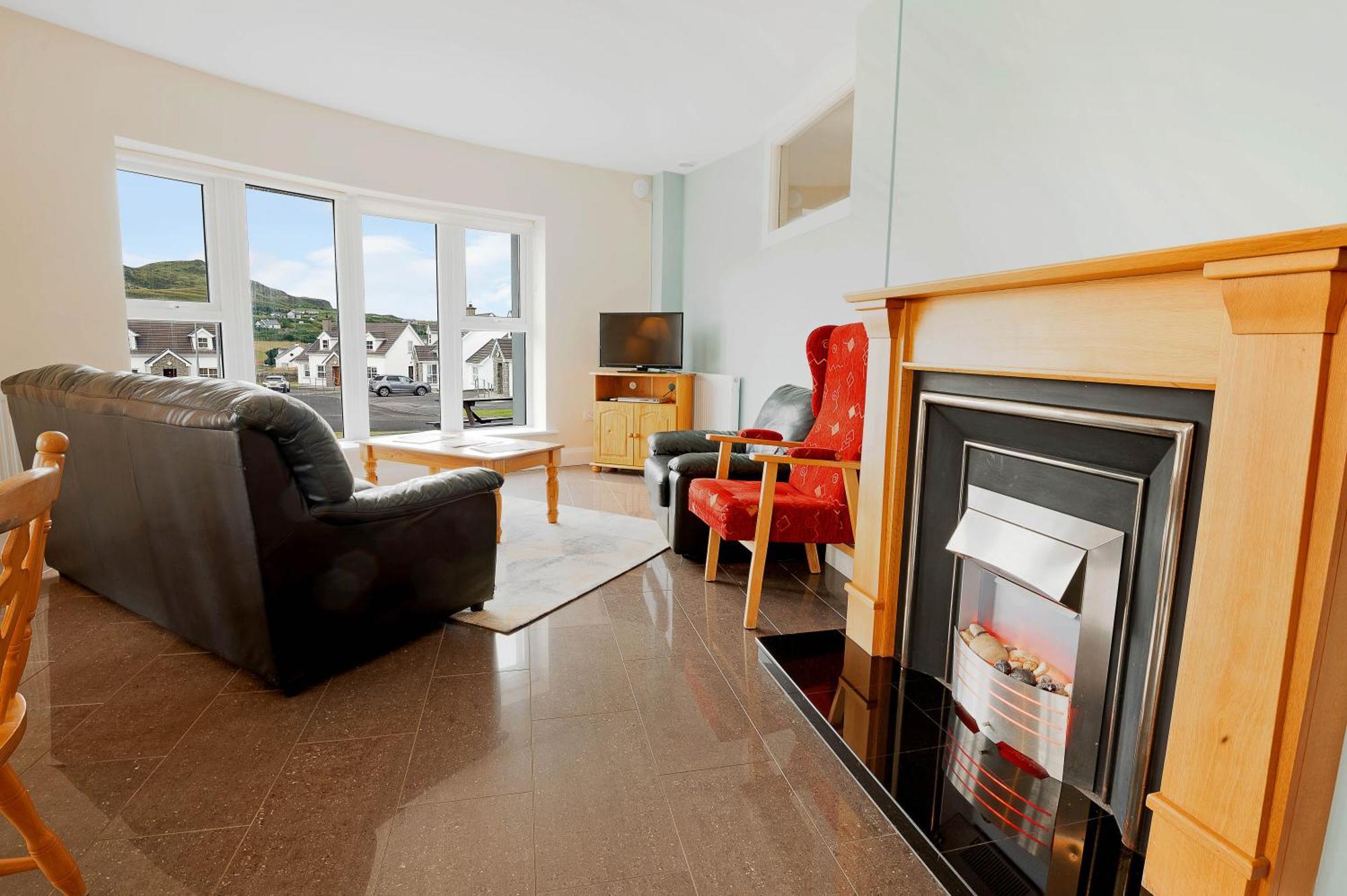 Downings Coastguard Cottages - Type B-E Экстерьер фото