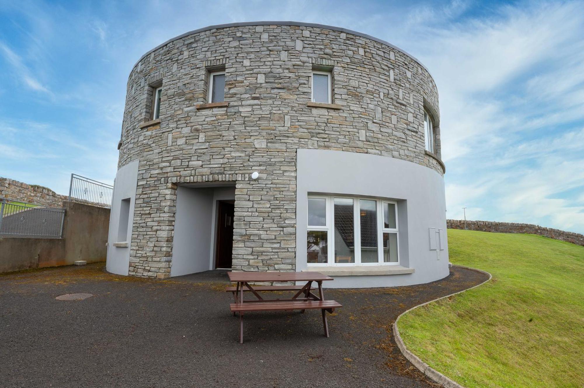 Downings Coastguard Cottages - Type B-E Экстерьер фото