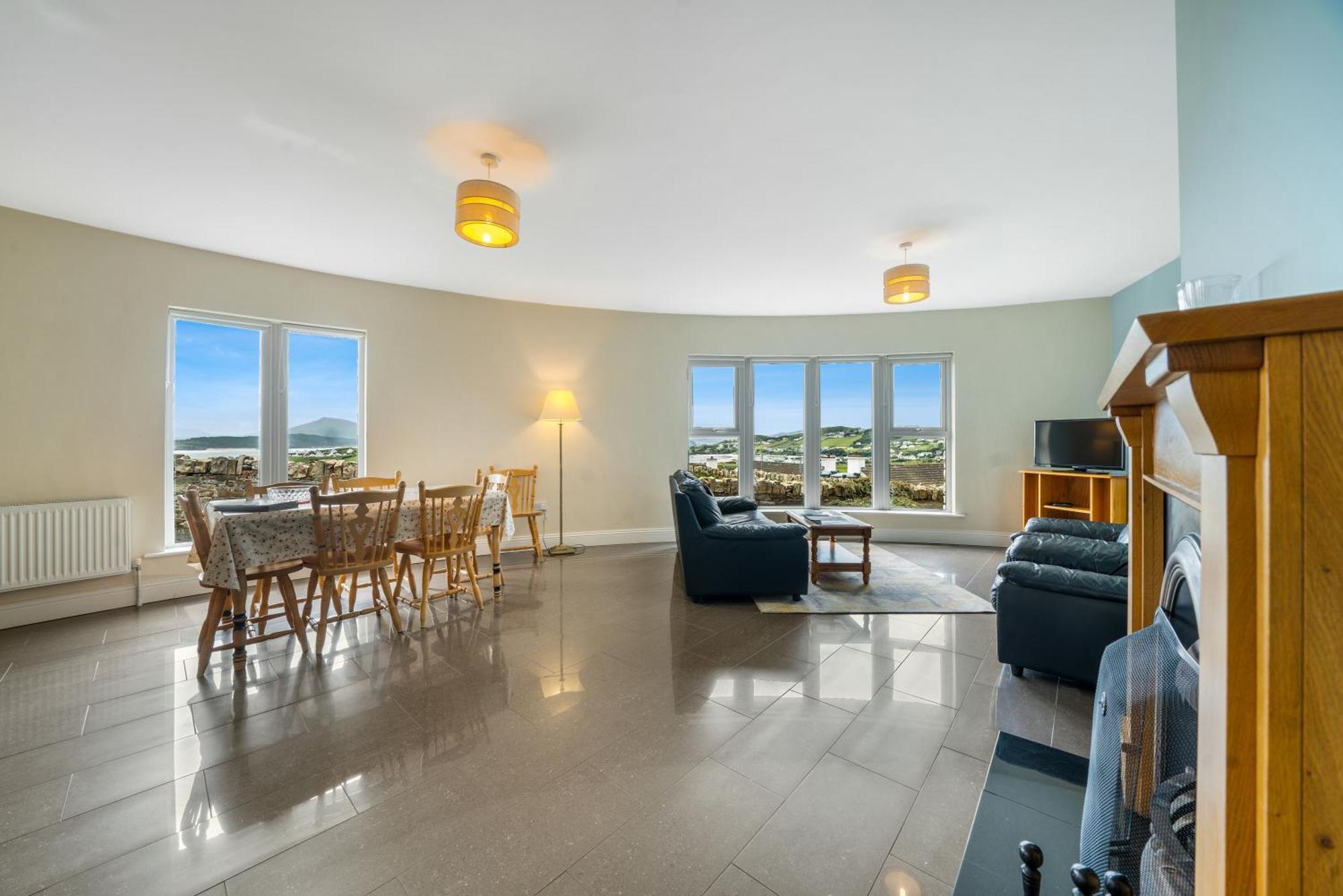 Downings Coastguard Cottages - Type B-E Экстерьер фото