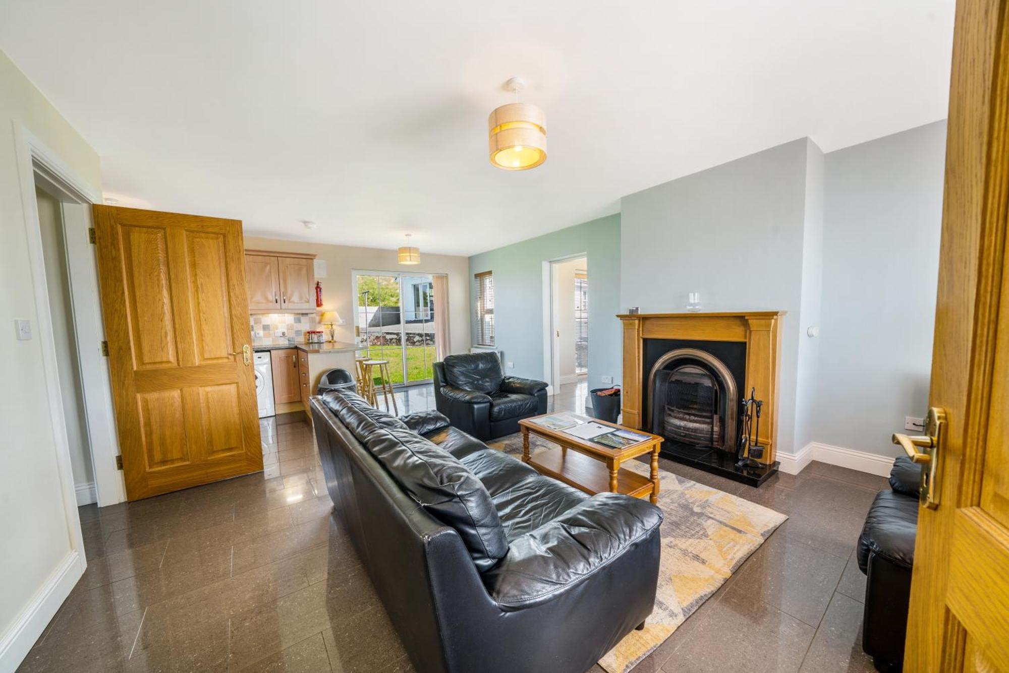 Downings Coastguard Cottages - Type B-E Экстерьер фото