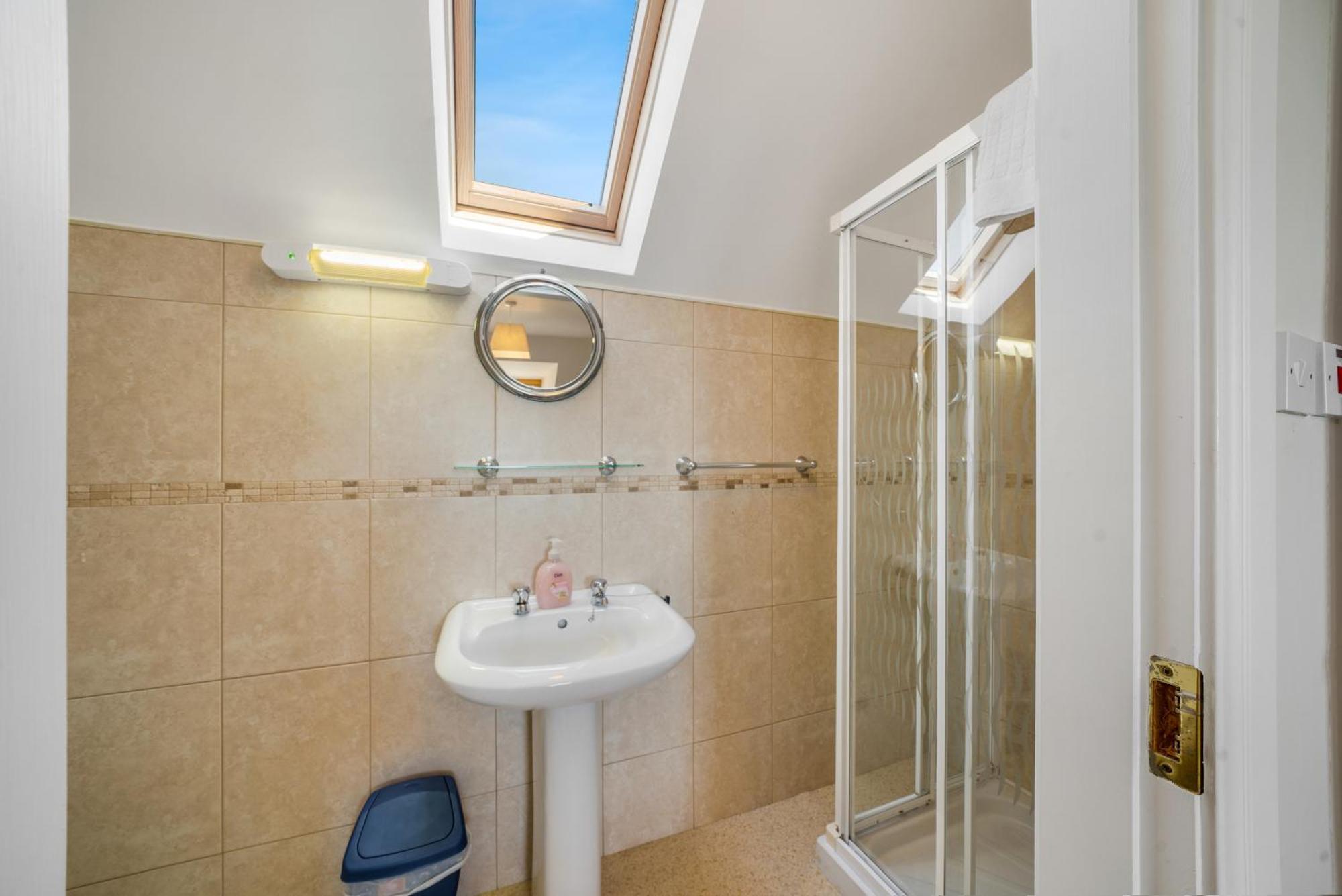 Downings Coastguard Cottages - Type B-E Экстерьер фото