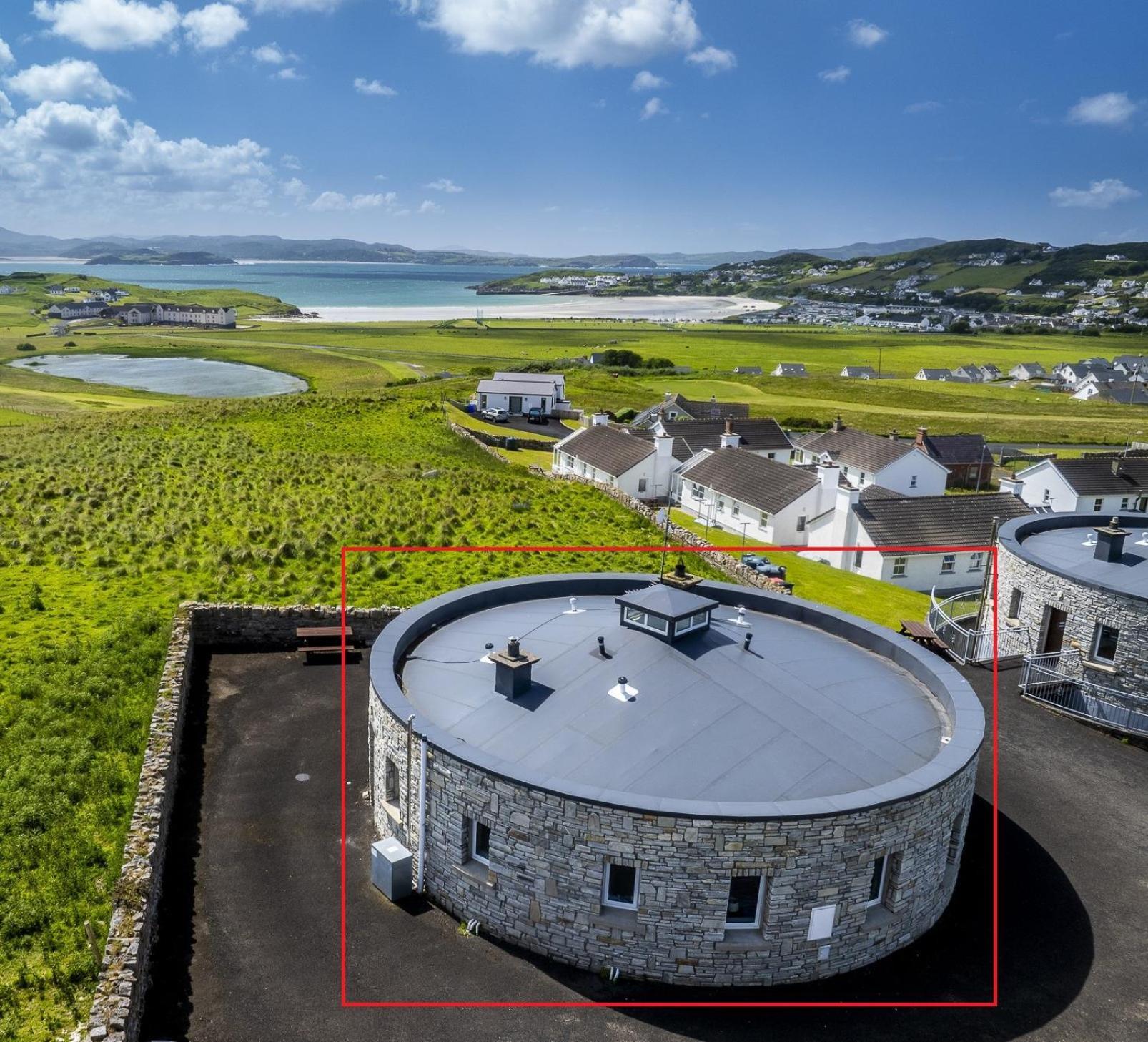 Downings Coastguard Cottages - Type B-E Экстерьер фото